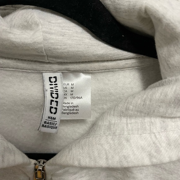 Short Hoodie Zip Up - Picture 3 of 4